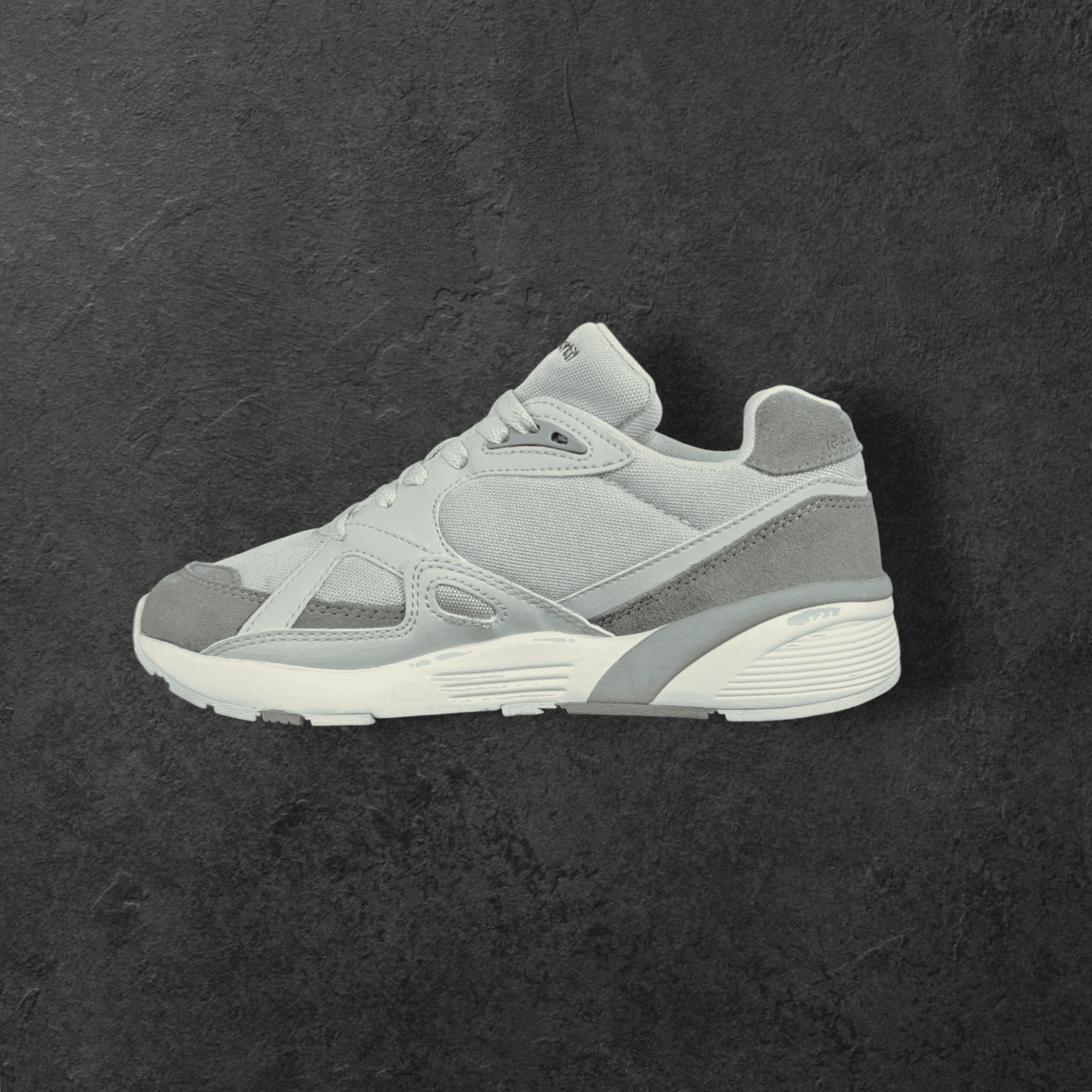Le Coq Sportif LCS R1100