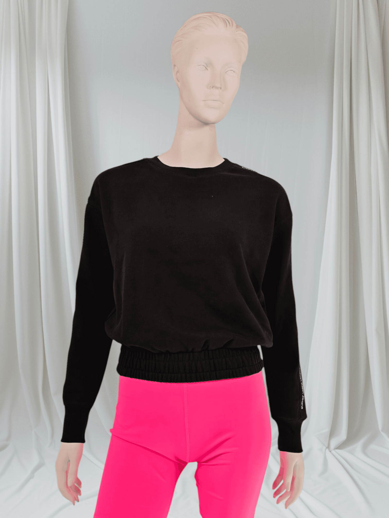 Calvin Klein Jeans – Sweat court à logo sur les manches