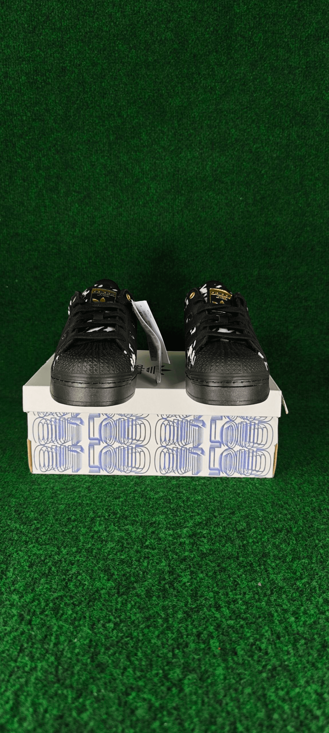 Adidas Superstar Bold W – Noir / Blanc / Détails dorés